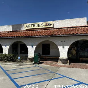 The front of Arthurs Restaurant at 1913 Mentone Blvd, Phone # 909-794-4645