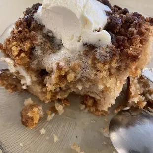 Apple crumb coffee cake