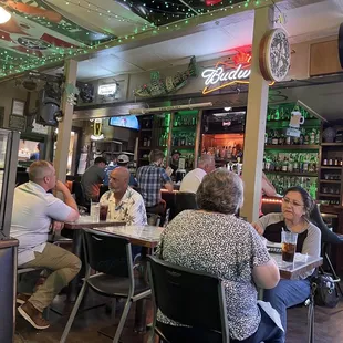 They get busy fast at lunch. This is 15 minutes after my pic that looks like the joint is empty