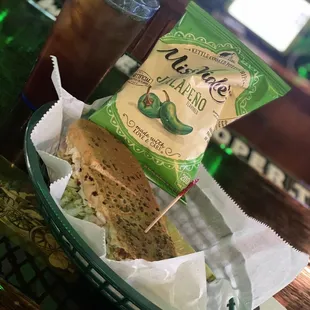 The Famous Sandwich with chips