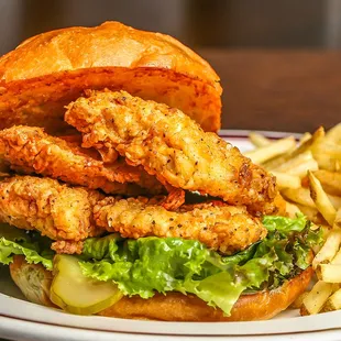 Buttermilk Fried Chicken Sandwich at Artie's