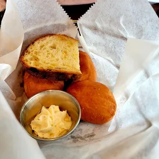 Ozzie roll/breadbasket