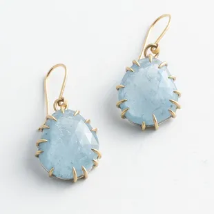 Since 1977, Artifacts Gallery has been devoted to featuring the work of American artists &amp; craftspeople.