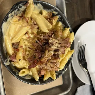 So Delicious Mac and Cheese with pulled pork!