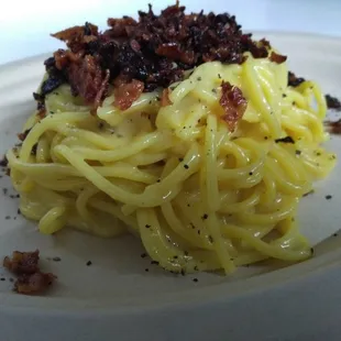 Spaghetti Carbonara: just Bacon, Egg Yolk &amp; Cheese with our Spaghetti. That's the Original Italian Carbonara!