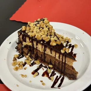 Chocolate hazelnut cake (tastes like Ferrero Rocher)