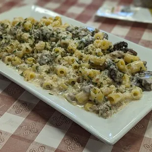 Maccheroni with creamy sausage and mushrooms
