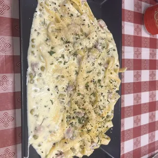 Tagliatelle (eggs pasta) With Ham & Sweet Green Peas