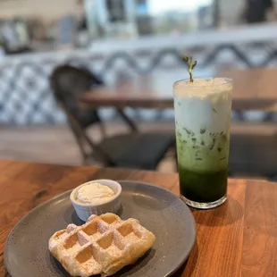 4/15/2022 croffle + green thai tea