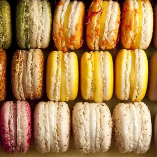 24 assorted Macaron