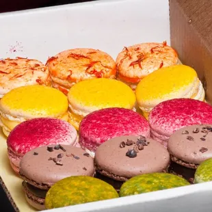 15 assorted Macaron