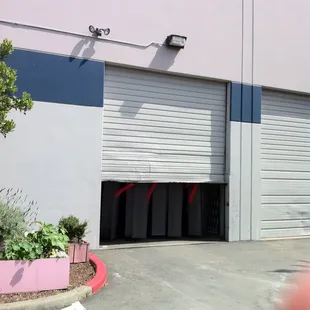 Alex meets you inside this warehouse kitchen where he shares with Knight's catering