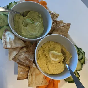 Hummus duo appetizer with pita and veggies