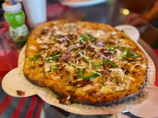 1000° Wood Fired Pizza