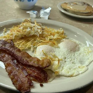 Eggs, bacon, hash browns