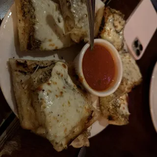 Garlic Bread with Sauce