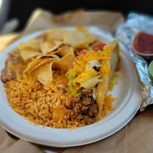 Delicious picadillo taco platter with salsa on the side!