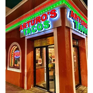 Arturo Tacos. 2001 N.Western Ave. (Corner WesterAve/ArmitageAve) Dine In .Carry Out. Delivery ...open 24/7