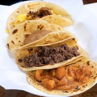 Cuatro Deliciosos Tacos