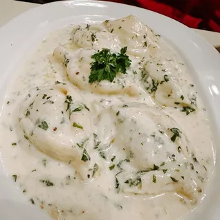 Agnolotti di Ricotta e Spinaci alla Crema
