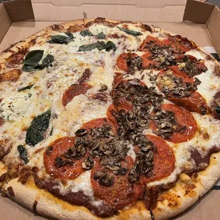 Half pepperoni/mushrooms and half margherita!  Da bomb!