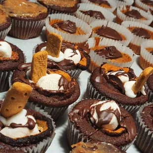 An array of fresh baked cupcakes from Chef Arty.