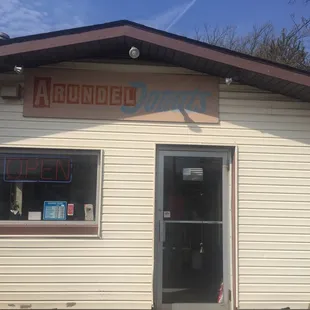 Outside the donut shoppe