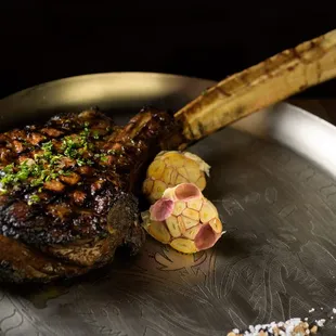 Tomahawk Steak