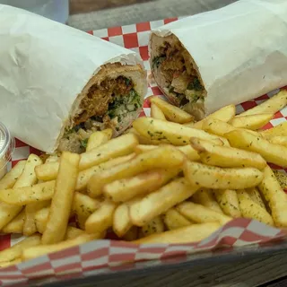 Fried Chicken Sandwich w/ Coleslaw