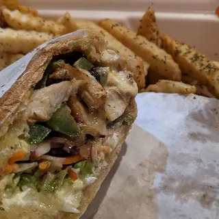 Grilled Chicken Sandwich w/ Bell Pepper & Onion