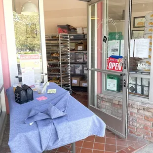 Order outside the bakery!