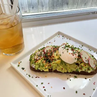 Avocado Toast (+Poached Egg)