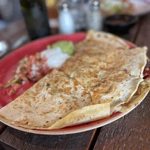 Bbq Barbecued Pork Quesadilla.... No thank you. Left half.