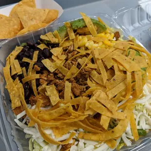 Salad with chicken - huge portion and plenty of toppings