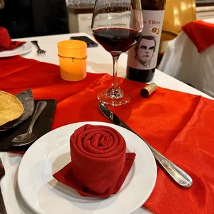 Beautiful rose napkins for Valentine&apos;s Day