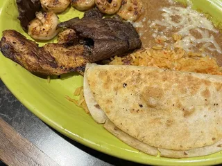 Los Mezquites Mexican Grill