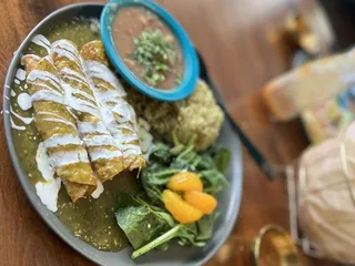 Palomar Comida & Cantina