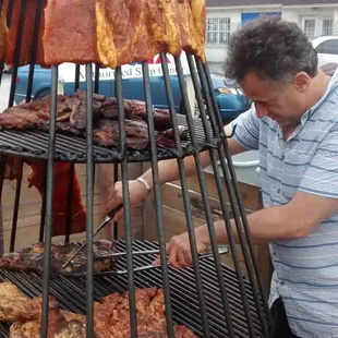 George working the llanera