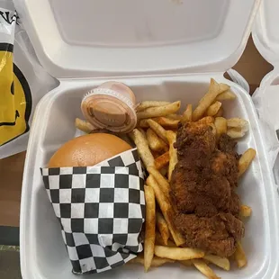 Sandwich tender and sauce