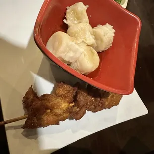 food, chicken wings and fried chicken