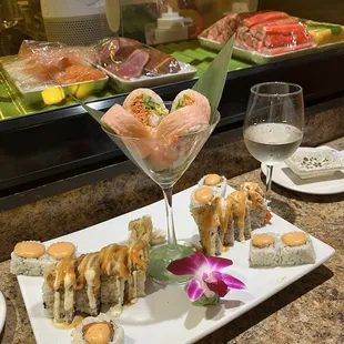 Spicy Tuna, Pink Lady Roll (cup), special of the week salmon roll