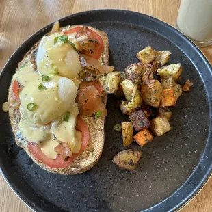 Smoked Salmon BLT Sandwich
