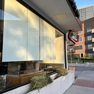 the outside of a coffee shop