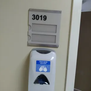 This room has no occupant! There's room for you!