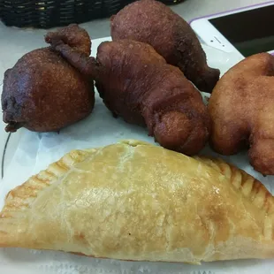 puff puff (fried dough, a bit heavy and greasy for me..) and a tasty meat pie. The moi moi steamed dish is also good to try and different!
