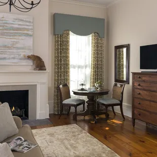 Oak Suite