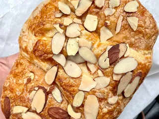 Bakerie & Latte Chateau Arme