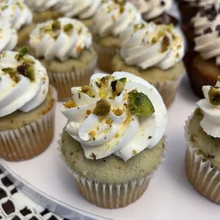 Pistachio mini cupcakes