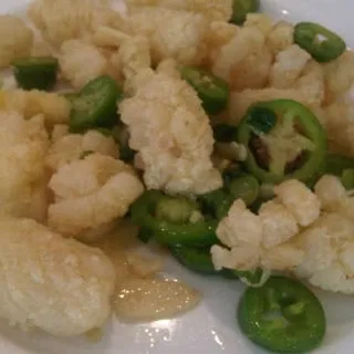 30. Stir Fried Salt and Pepper Squid /
