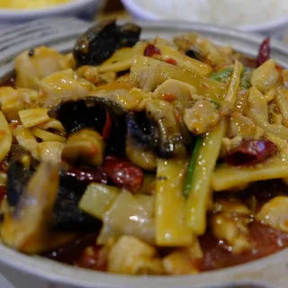 64. House Dry Wok Chicken /